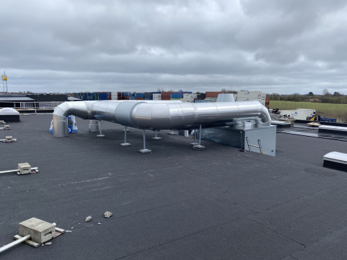 Ventilationsisolering af ventilationsrør monteret på tag