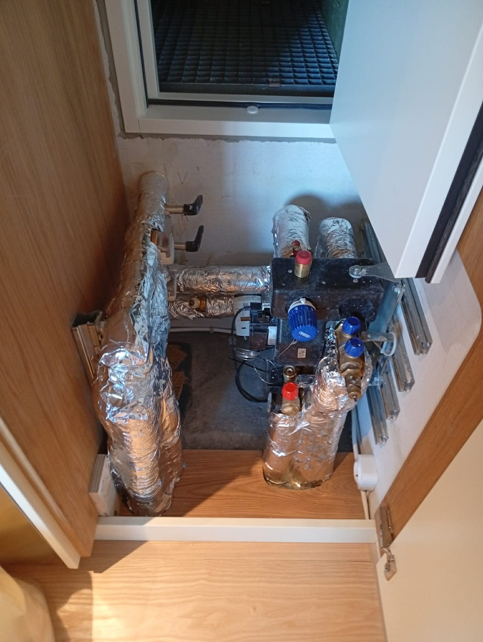 VVS-isolering og rørisolering af installationer i tekniksskab