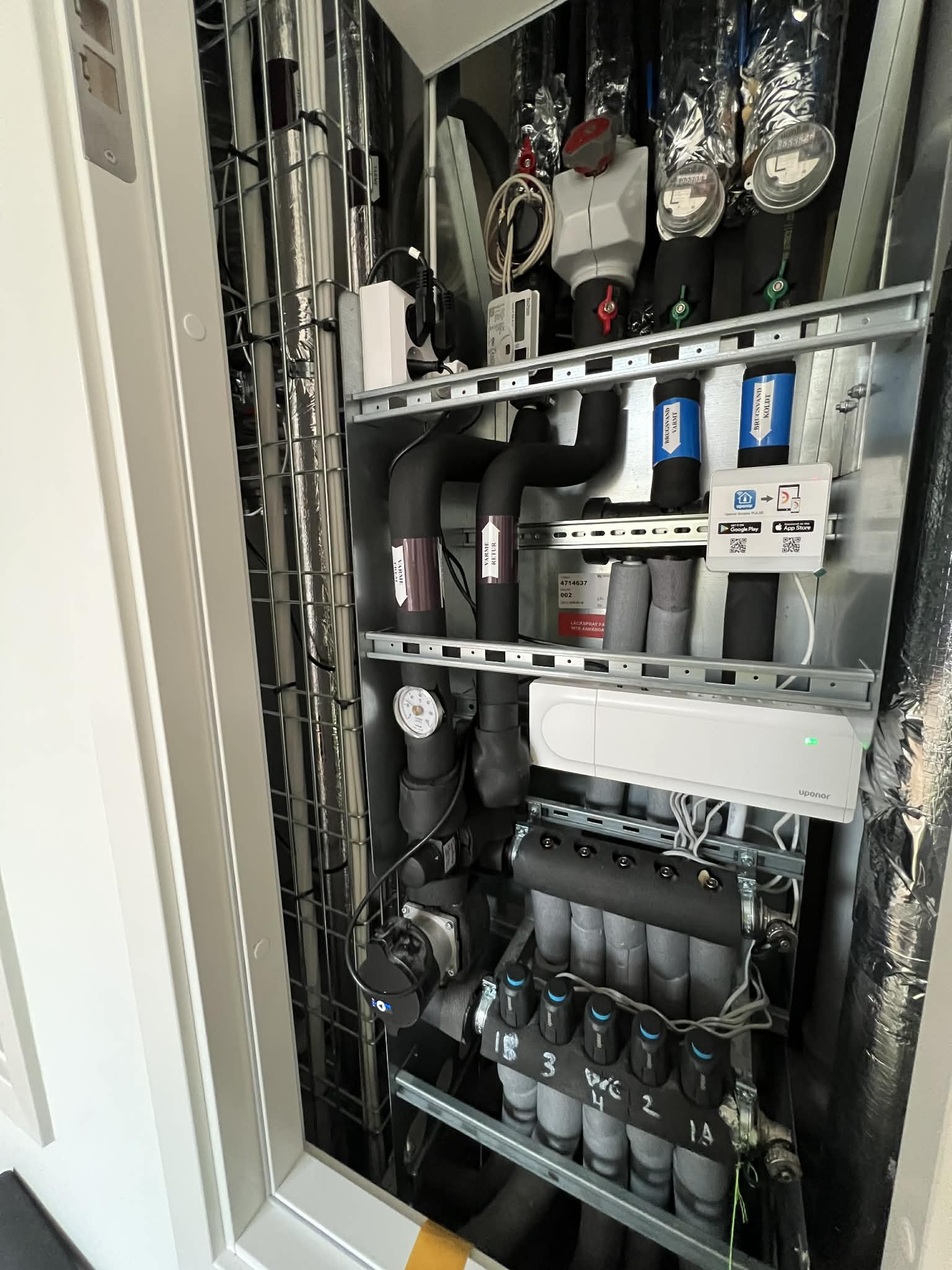 VVS-isolering og rørisolering af installationer i tekniksskab